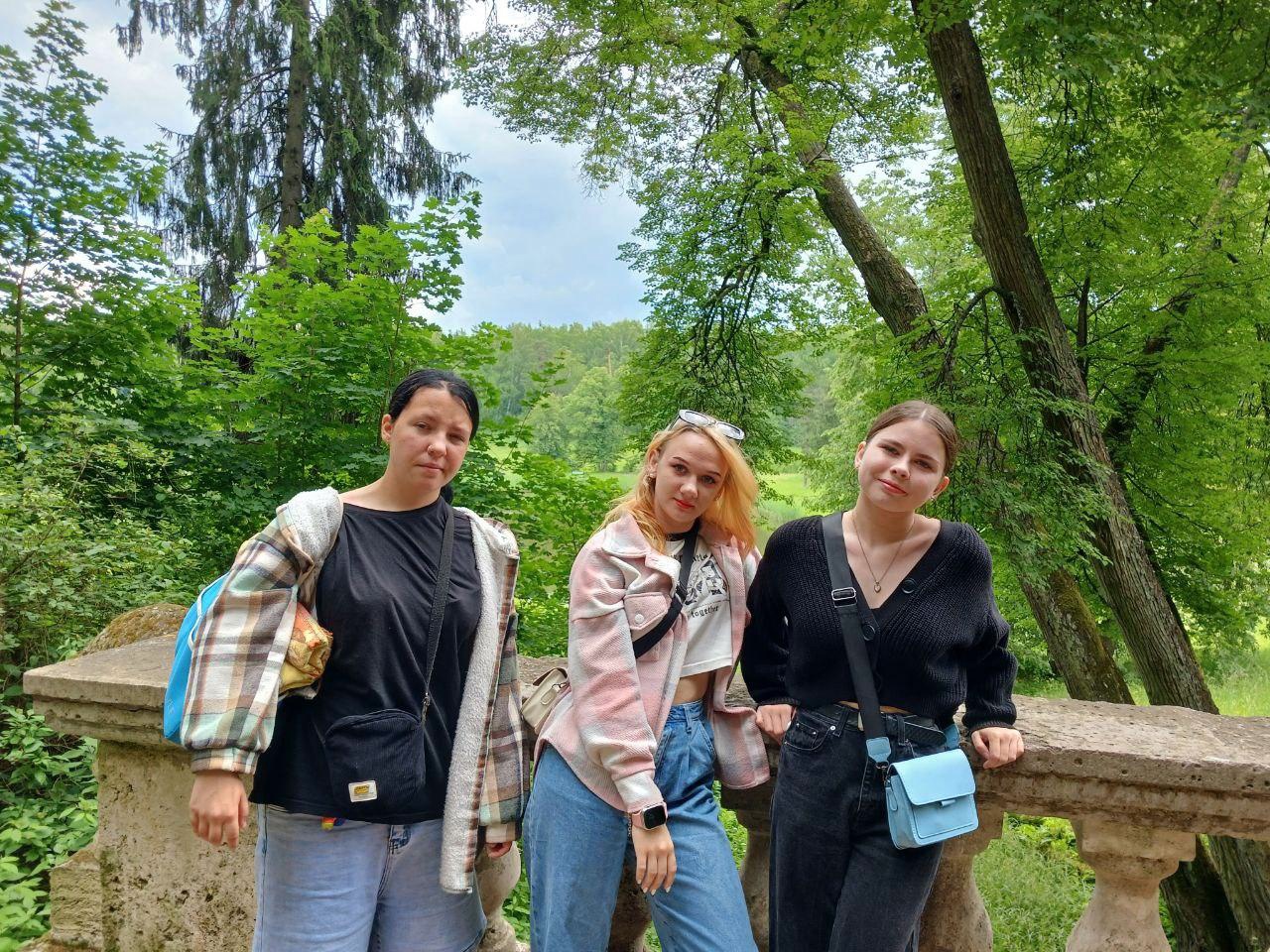 Ребята, проживающие в стажировочной квартире, посетили Павловск 