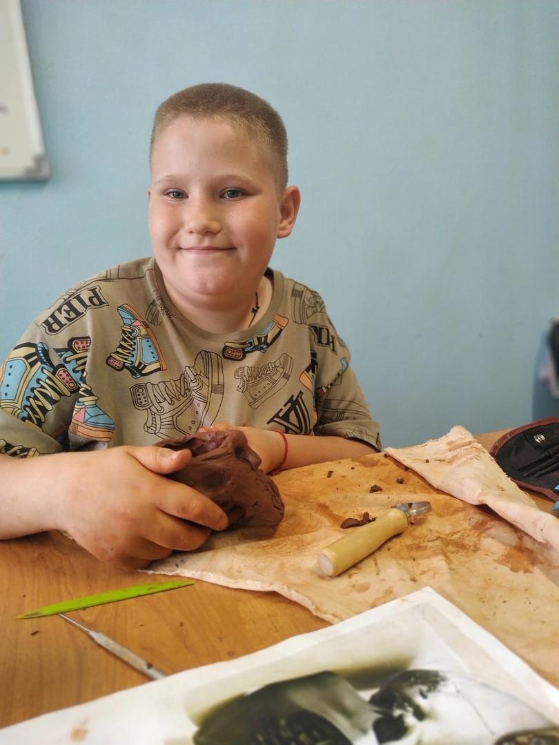 Стильные карандашницы из глины.