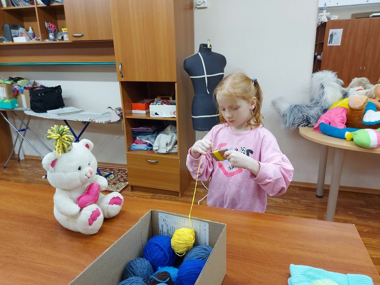  Наши юные рукодельники продолжают покорять мир шитья!