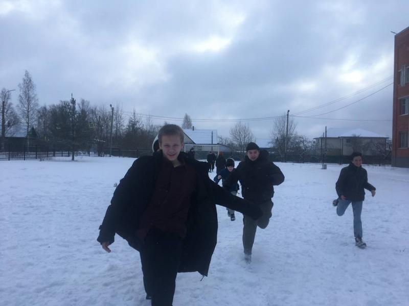 Зимние развлечения на улице
