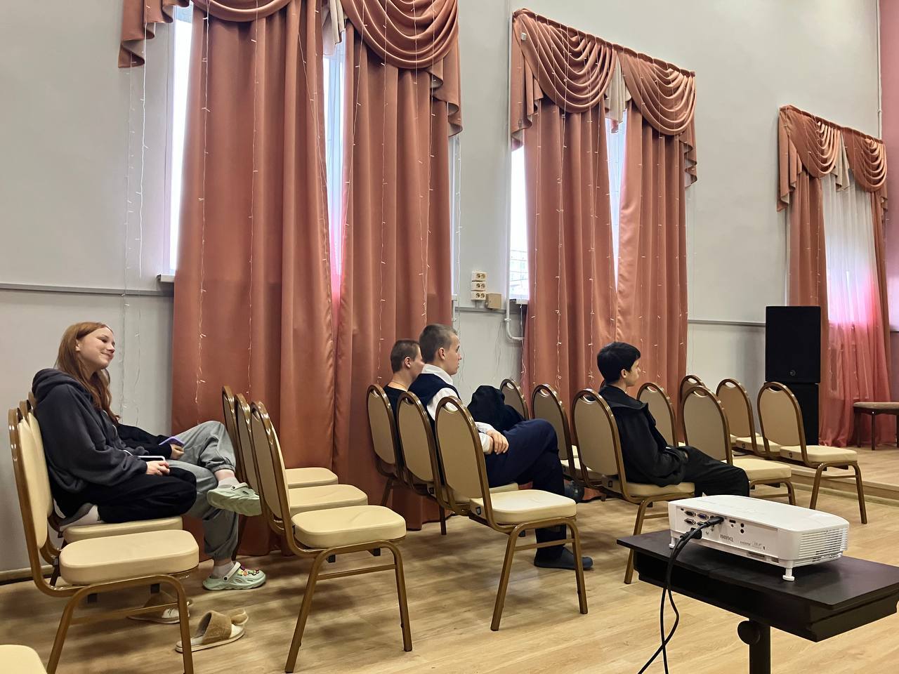 Социальный педагог Сидорова А.С, провела для старших воспитанников профилактическое занятие, посвященное проблеме наркомании.
