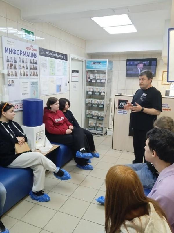 В рамках профориентационной работы для наших подростков было организовано выездное мероприятие в ветеринарную клинику «Перспектива-Вет».