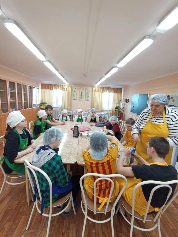 На кулинарном занятии наши ребята отправились в настоящую французскую гастрономическую экспедицию, не покидая родной кухни