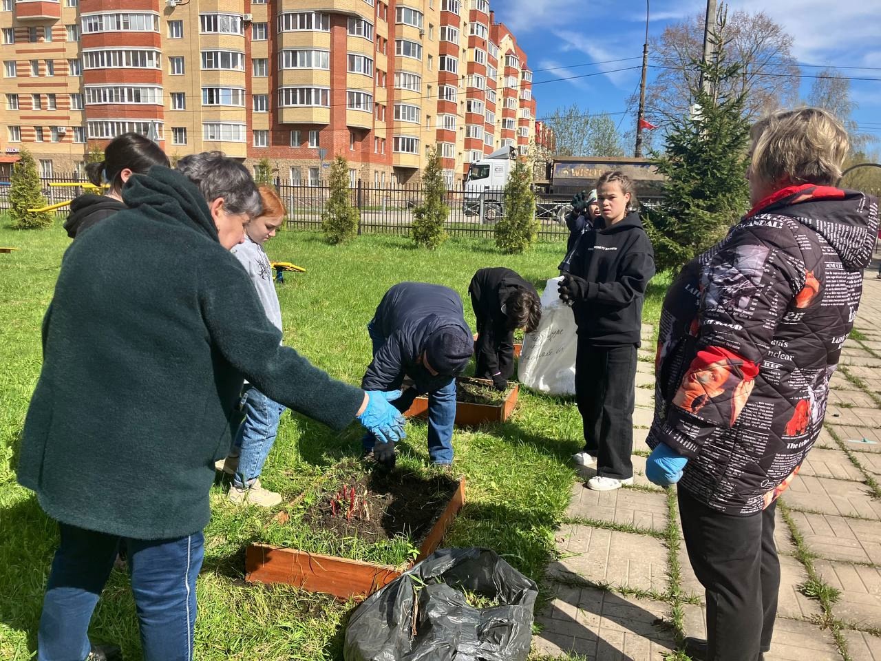 Весенний субботник в Никольском ресурсном центре: чистота, порядок и командный дух!