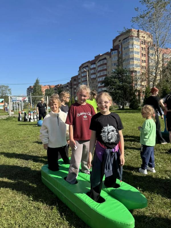 В Никольском ресурсном центре прошел день, который запомнится надолго. К нам приехали друзья-энтузиасты во главе с Юлией, и с этой минуты привычный ритм жизни сменился на шумный, весёлый и немного суматошный.