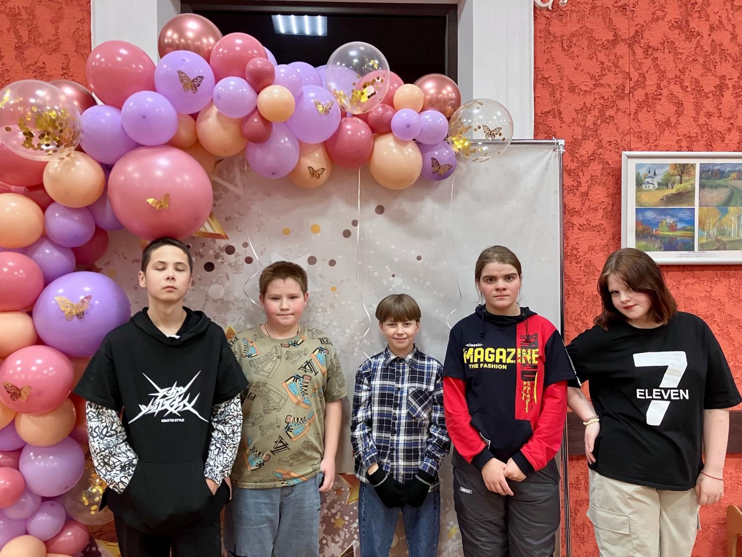 С Днём народного единства. С Днём народного единства.