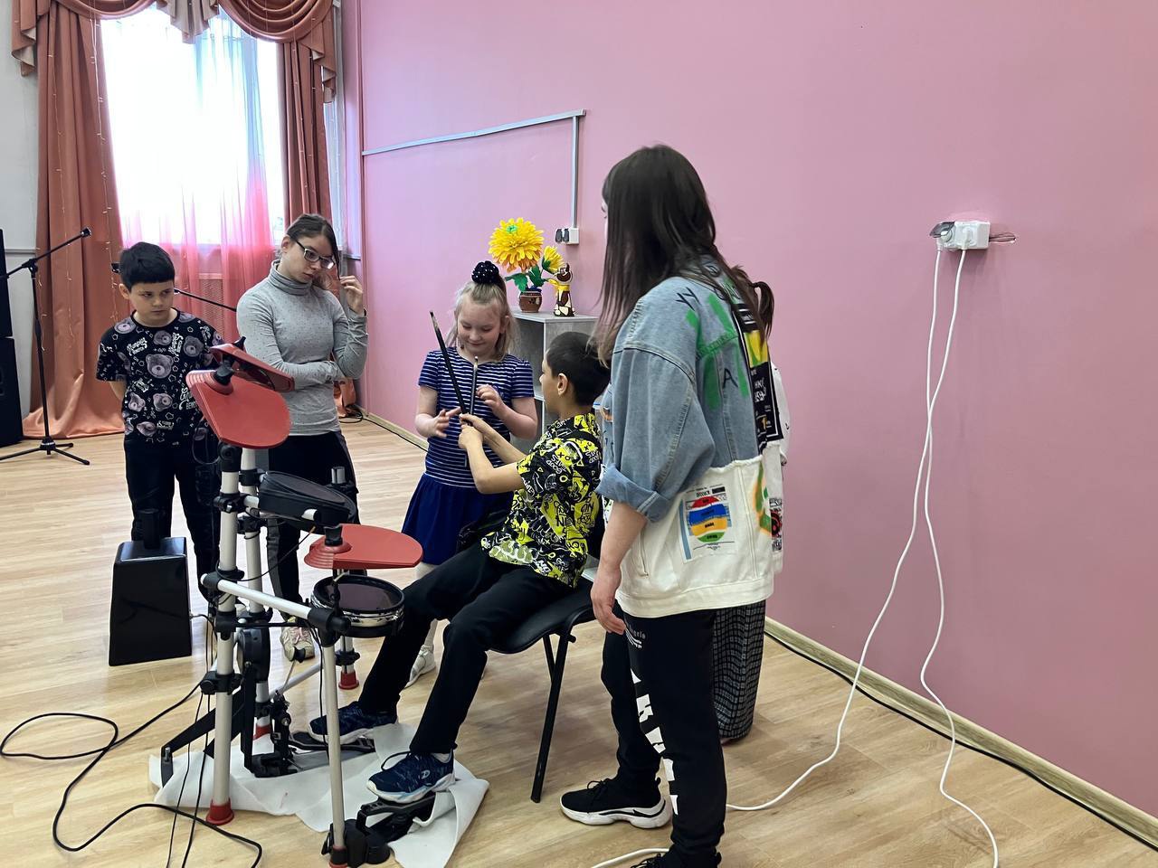  В Никольском ресурсном центре прошла теплая и насыщенная встреча с Школой приемных родителей Всеволожского района!