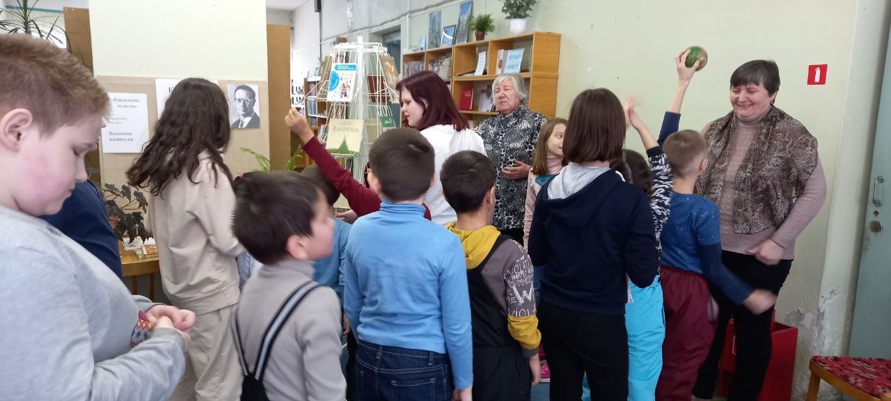 Младшие ребята побывали в Никольской городской библиотеке.