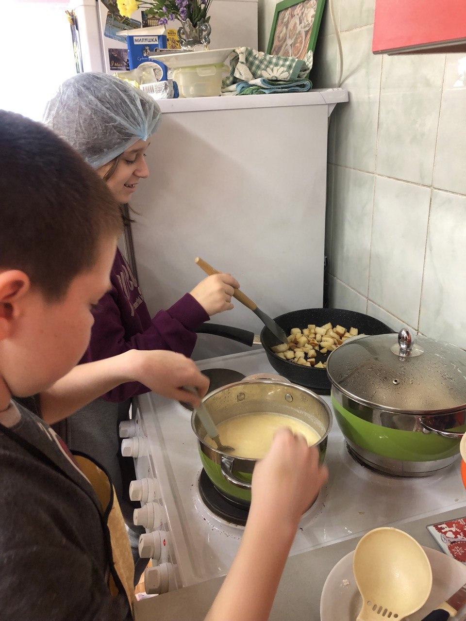 На занятиях по кулинарии