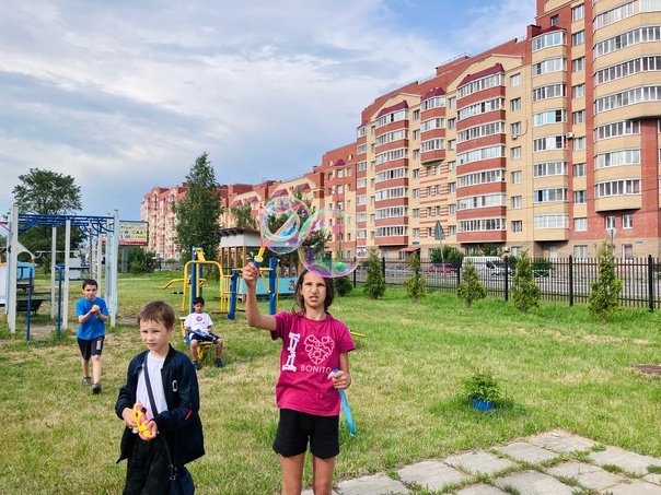 Секрет радости для всех возрастов - мыльные пузыри.