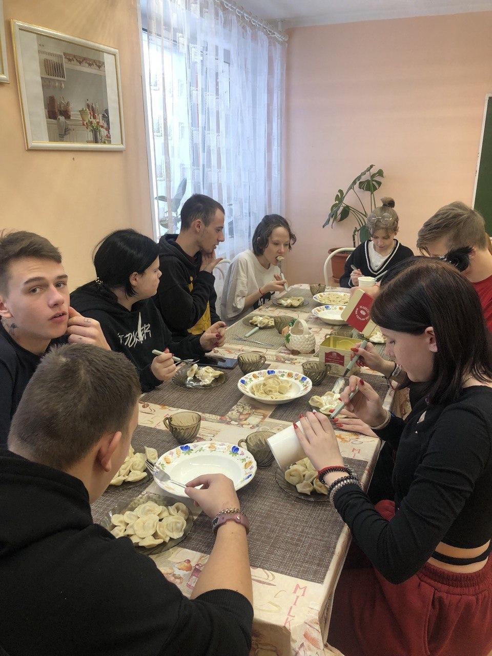 Занятия по кулинарии это совместное интересное дело. Занятия по кулинарии это совместное интересное дело.