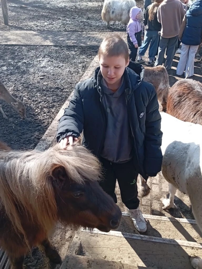 Воспитанники Никольского ресурсного центра побывали в удивительном ЛП хозяйстве «Приют Белоснежки», и этот день стал для ребят настоящим праздником добра, радости и ярких впечатлений.