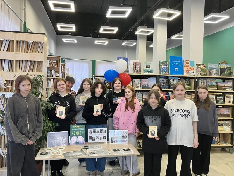 Тишина, уют и десятки профессий в одной: экскурсия в Никольскую городскую библиотеку