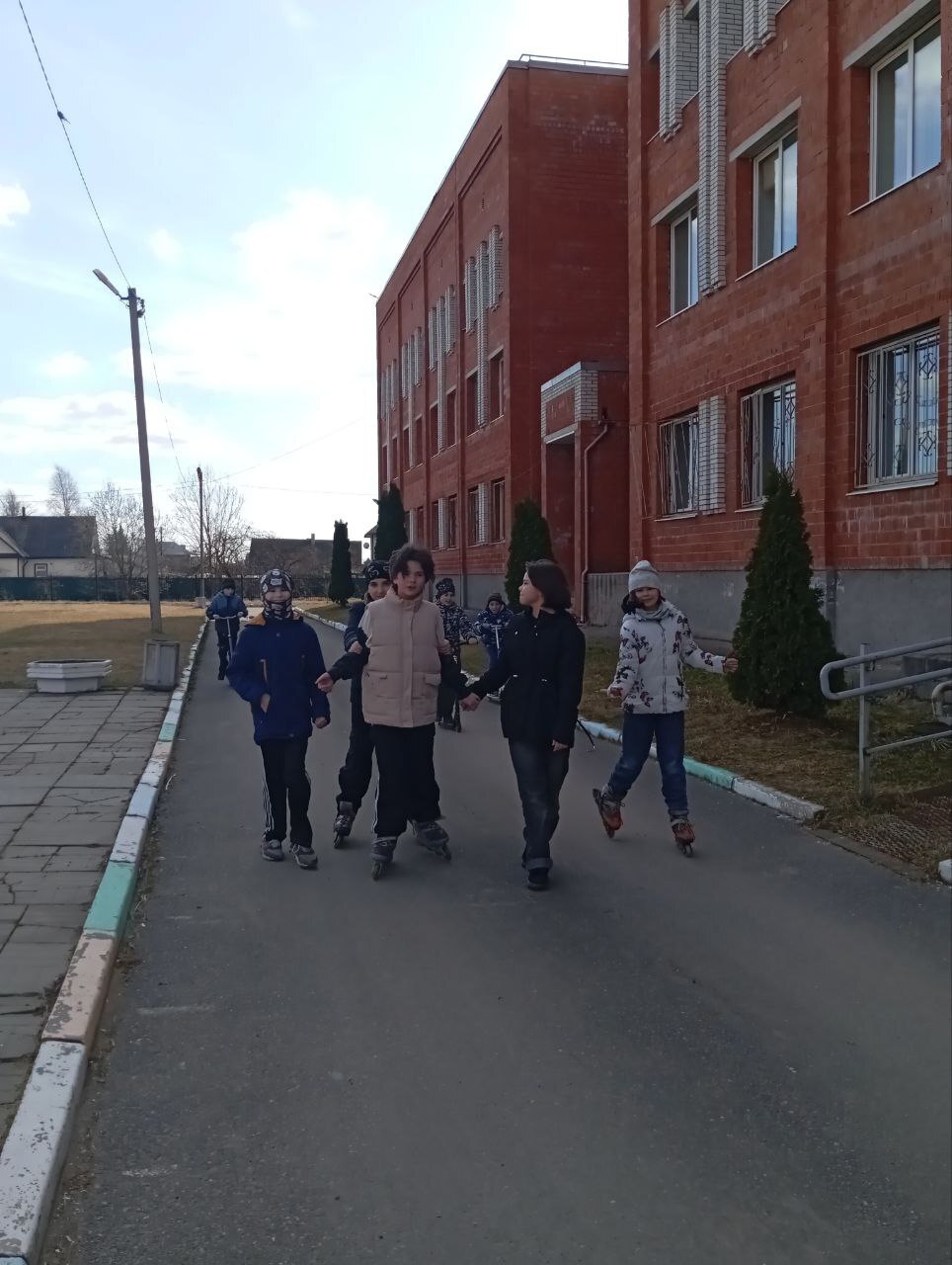  Активные игры на улице — это заряд бодрости и отличного настроения.
