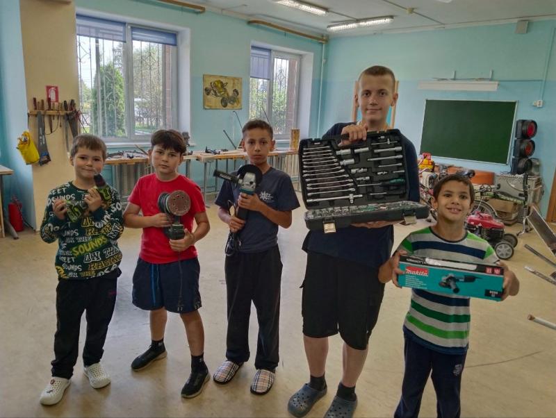 ГБУ ЛО "Никольский ресурсный центр" выражает благодарность Благотворительному фонду имени Примакова Е.М. и лично генеральному директору Леониду Михайловичу Романову за оказанную спонсорскую помощь.