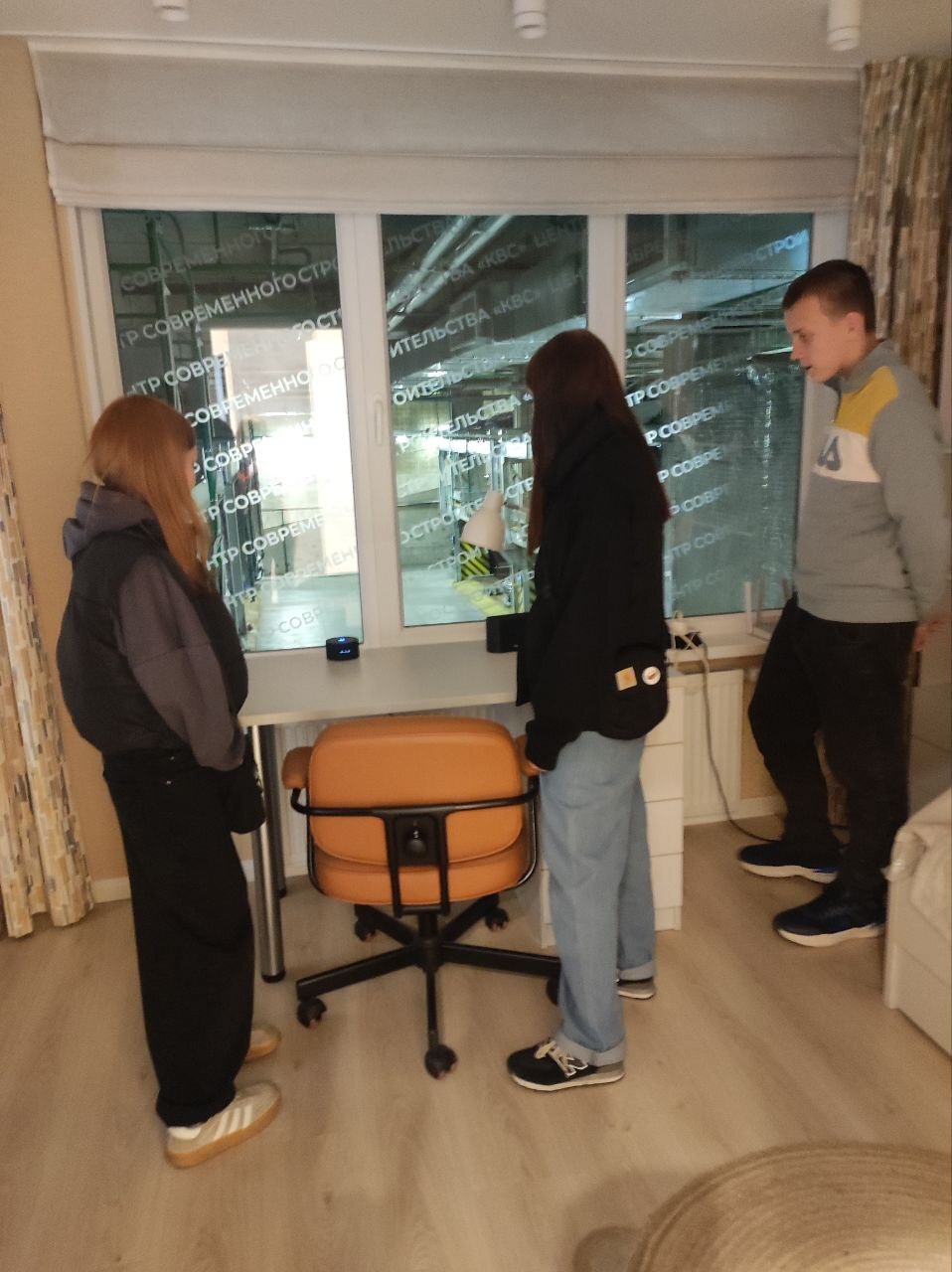 Наши воспитанники побывали на увлекательной экскурсии в музее строительной компании КВ
