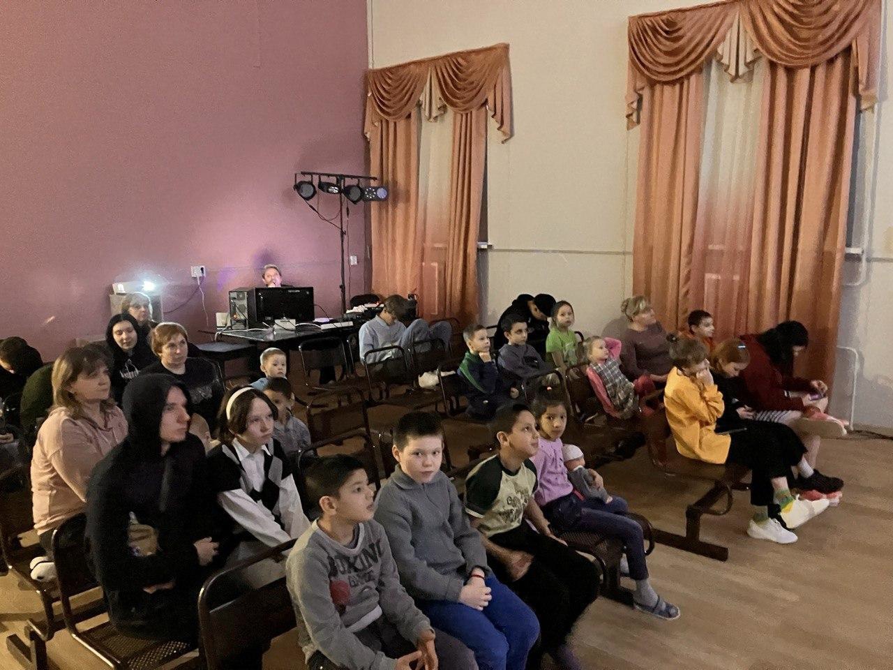 Воспитанники Никольского ресурсного центра приняли активное участие во Всероссийской акции "Блокадный хлеб"