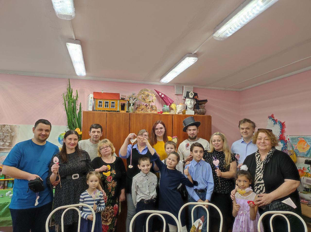 30 марта в Никольском ресурсном центре прошла встреча Школы приемных родителей Тосненского района.