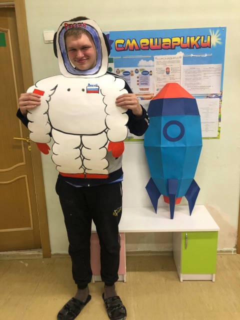 Подготовка на группах к Дню космонавтики 