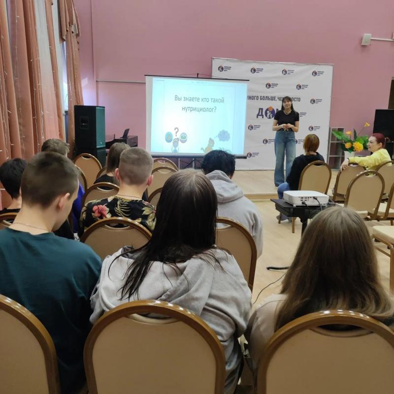 У нас в гостях волонтёры из АНО «Центр социальной поддержки и добровольчества «Созидатели».