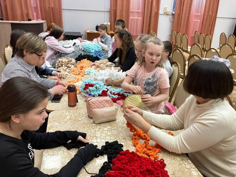 Ура! К нам снова приехали замечательные волонтёры из АНО «Центр социальной поддержки и добровольчества «Созидатели».