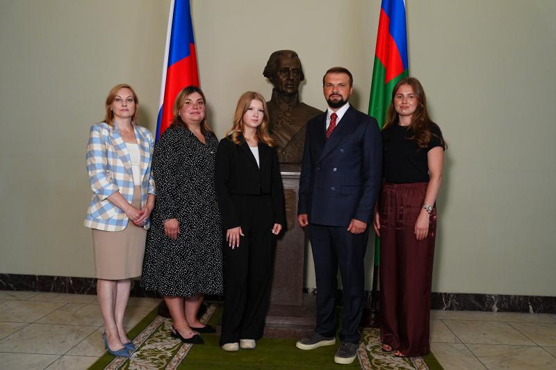 Ленинградская область: шаг к большому будущему: стажировка в Министерстве юстиции.