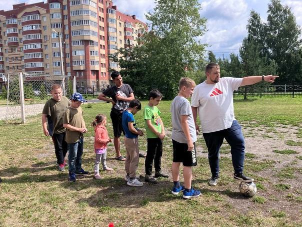 Игры с элементами футбола.