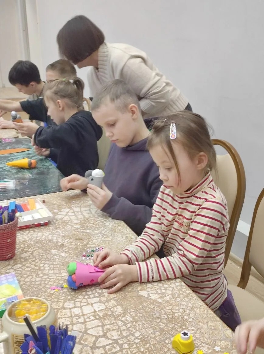 С тёплым и сладким визитом к нам приехали волонтёры АНО «Центр социальной поддержки и добровольчества «Созидатели».