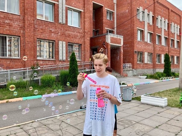 Секрет радости для всех возрастов - мыльные пузыри.
