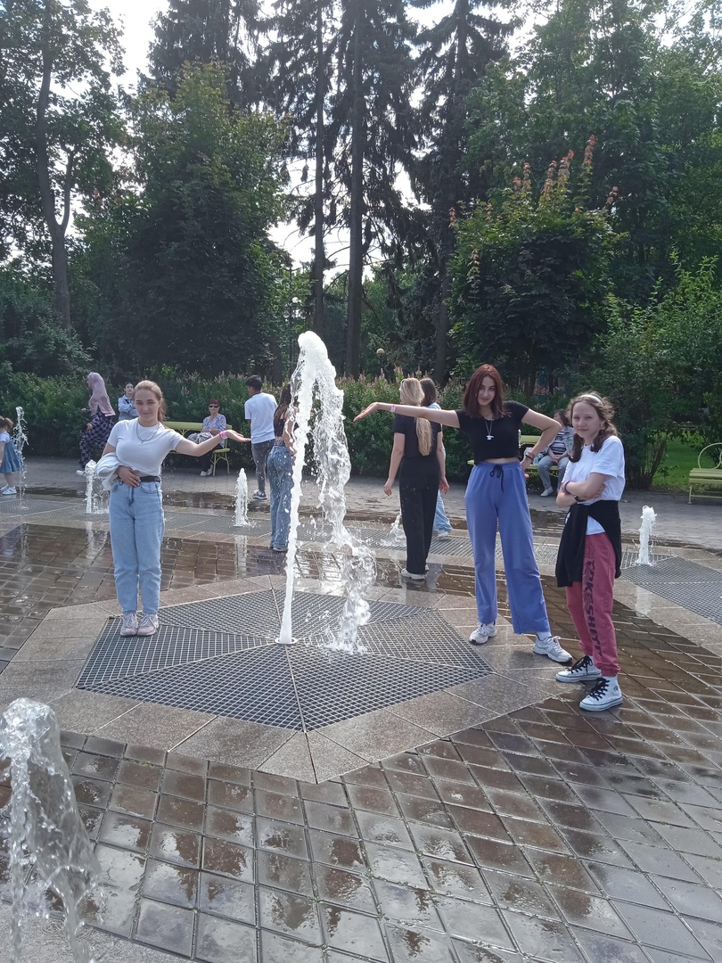 День веселья в парке аттракционов «Диво остров».