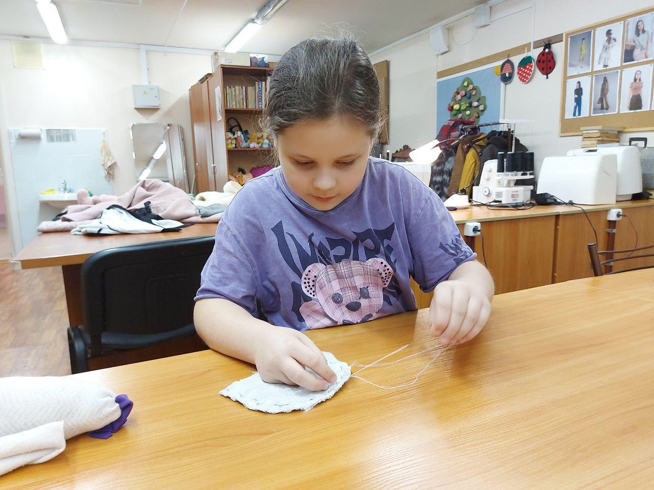  Наши юные рукодельники продолжают покорять мир шитья!