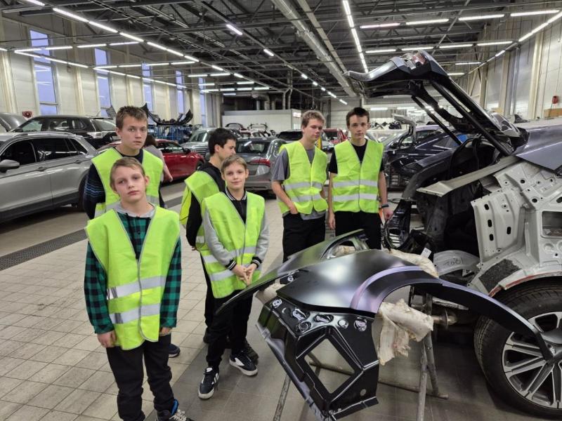 Наши ребята побывали с экскурсией в компании «Авторитэйл».