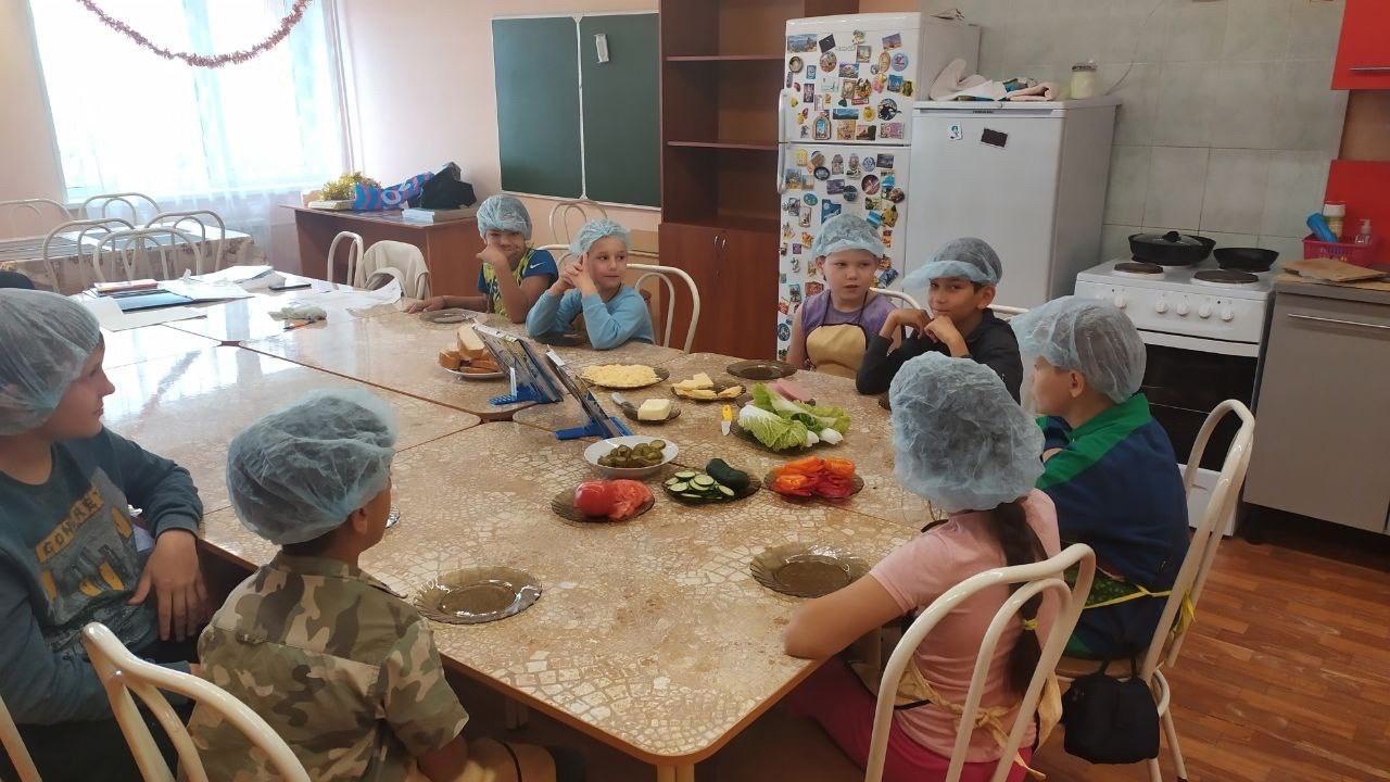 Начался учебный год и начались занятия по кулинарии. Начался учебный год и начались занятия по кулинарии.