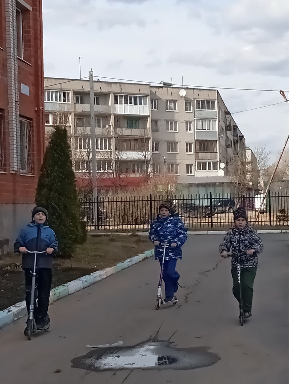  Активные игры на улице — это заряд бодрости и отличного настроения.