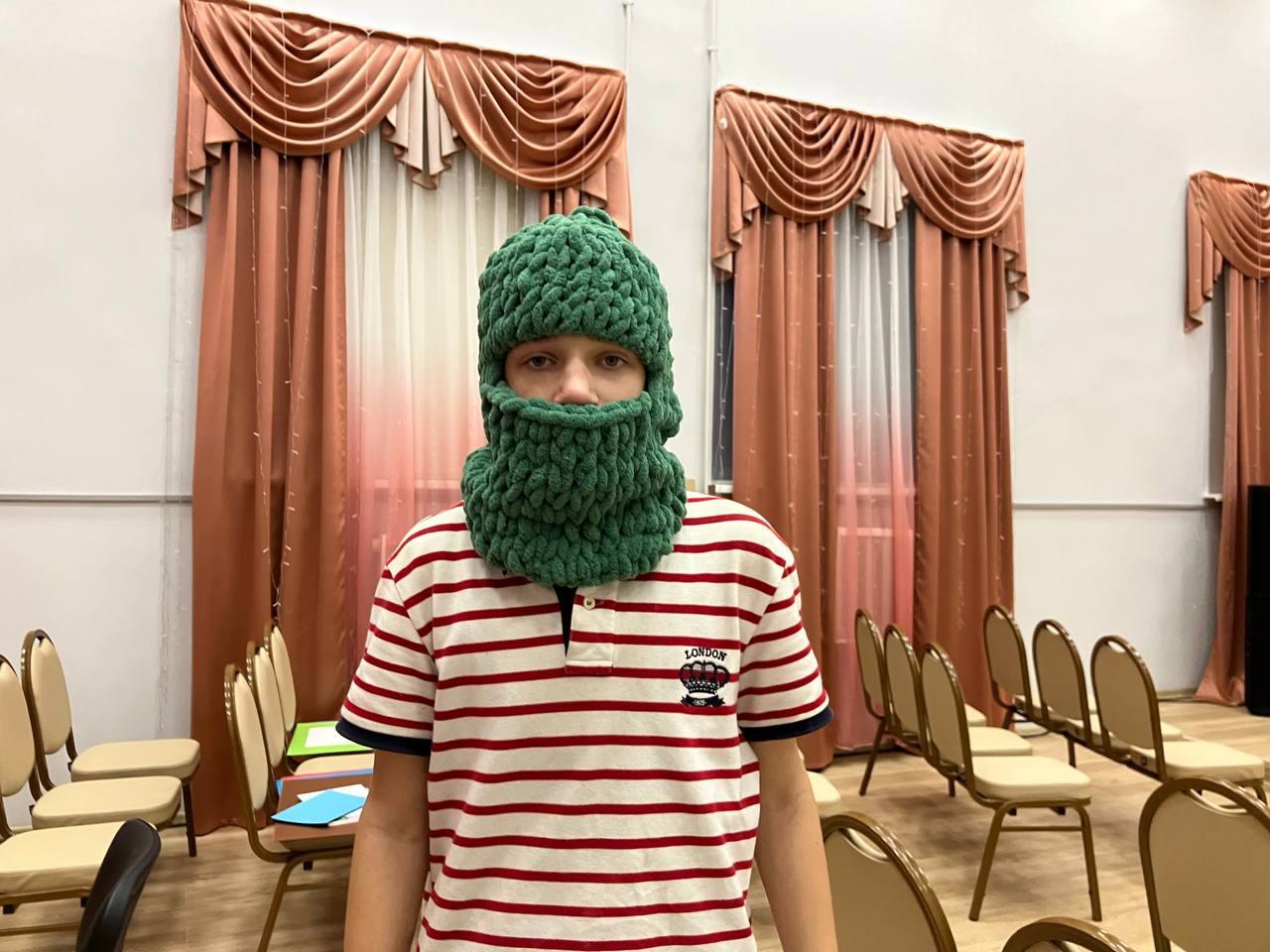 Наши руки не для скуки Волонтёры из "Центра социальной поддержки и добровольчества "Созидатели" провели для ребят очередное занятие во вязанию.
