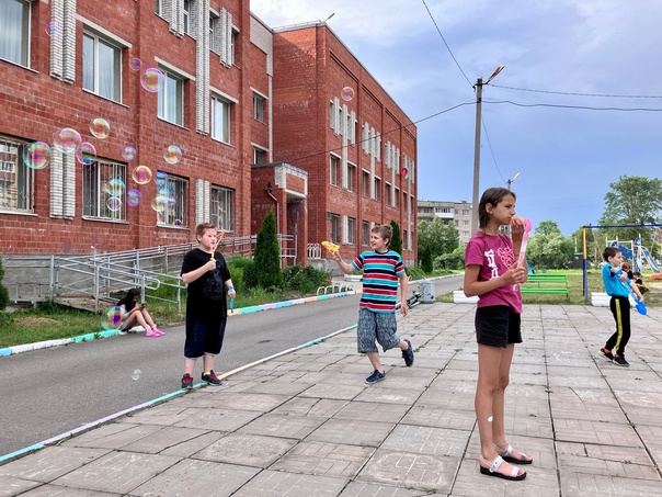 Секрет радости для всех возрастов - мыльные пузыри.