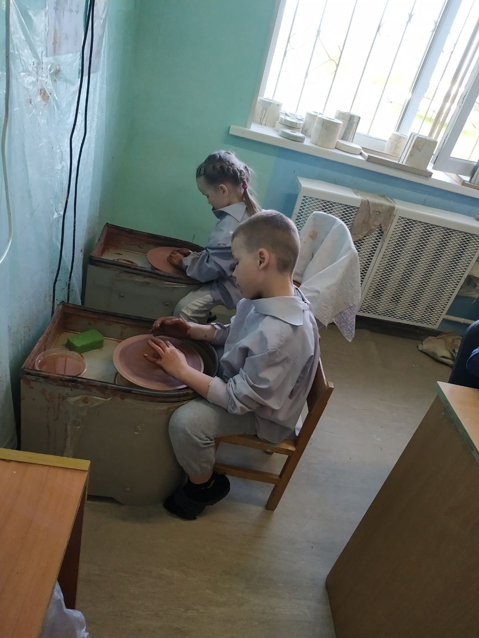 Выходные нужны для восстановления сил, отдыха, развития и общения.