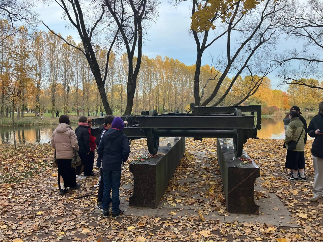 Воспитанники "Никольского ресурсного центра" посетили Новодевичий Вознесенский монастырь в Санкт-Петербурге. 