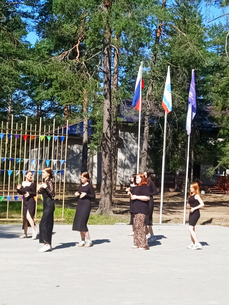 Вот и подошла к концу незабываемая смена в нашем любимом ДОЛ им. Ю.А. Гагарина!