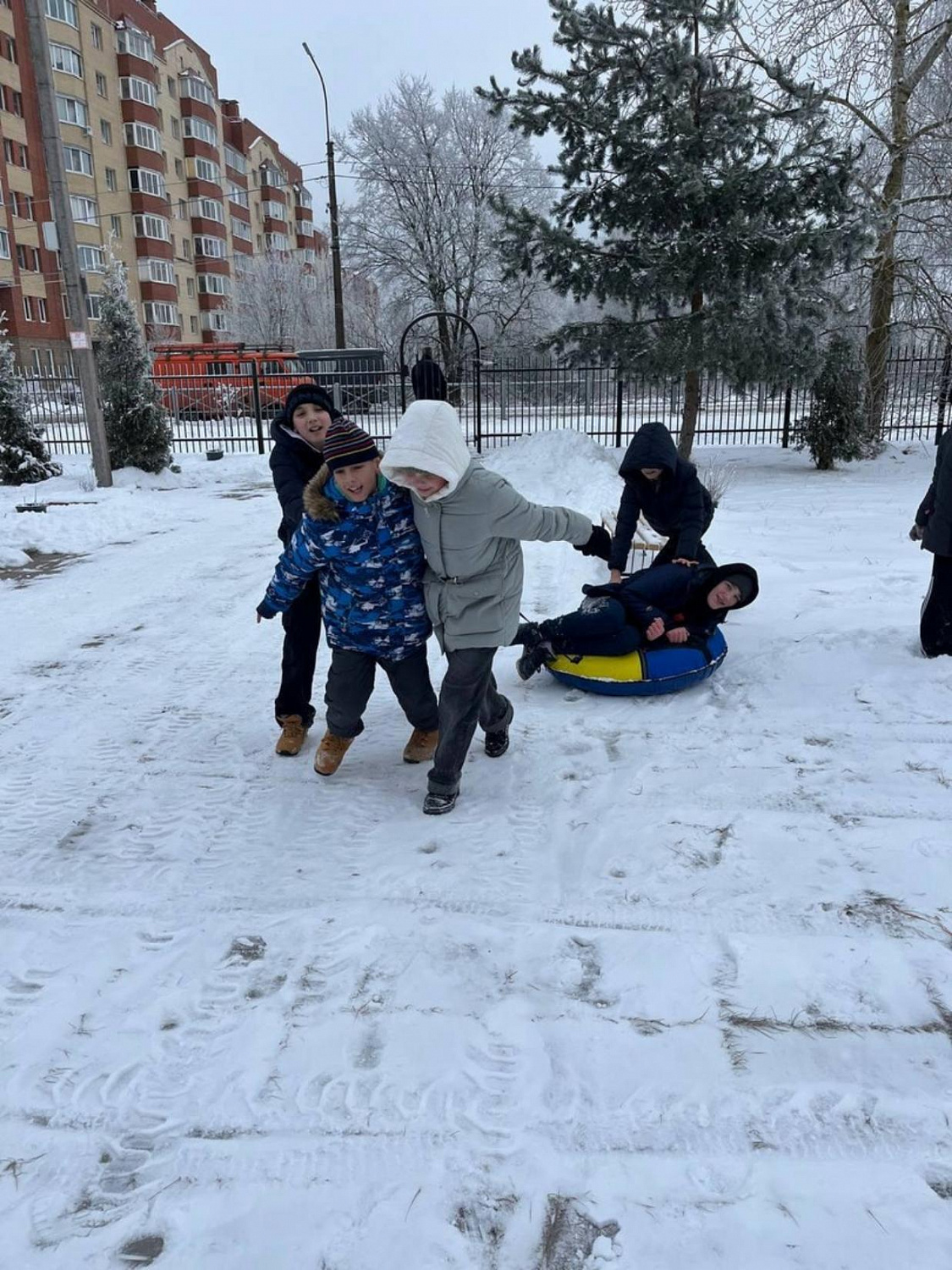 Зима — это не только время уютных вечеров дома, но и время захватывающих зимних прогулок! 