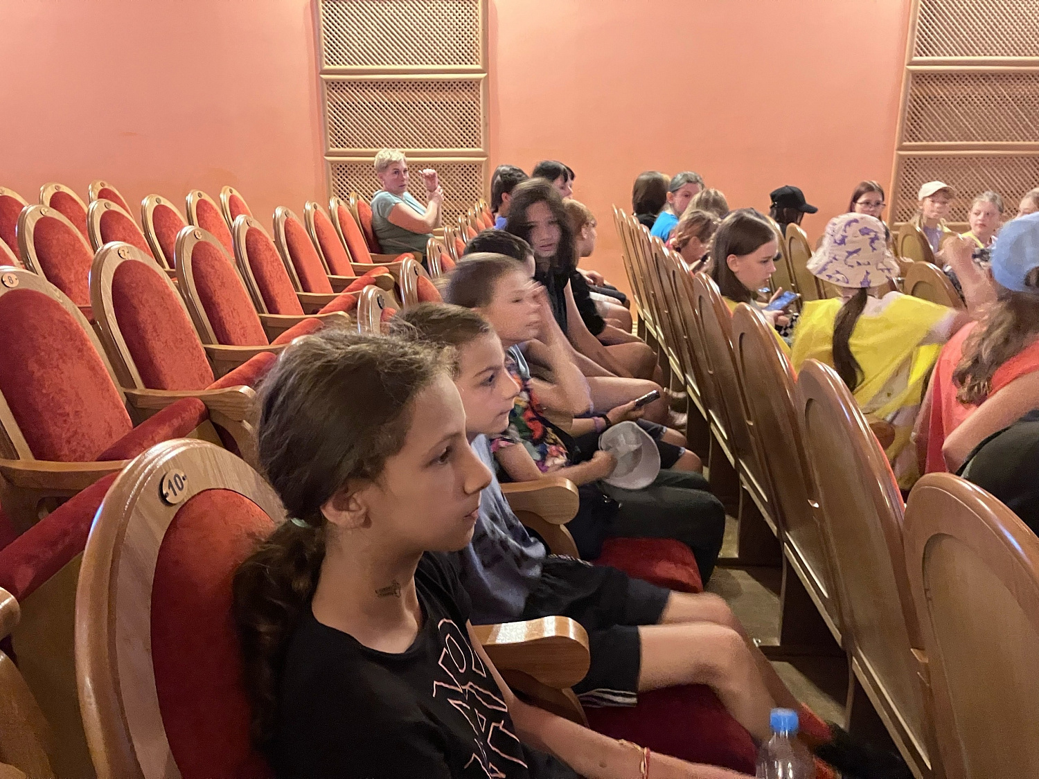 Ребята посмотрели в ДК «Никольский» российский приключенческий фэнтезийный семейный фильм «Легенды Орлёнка» (2022)