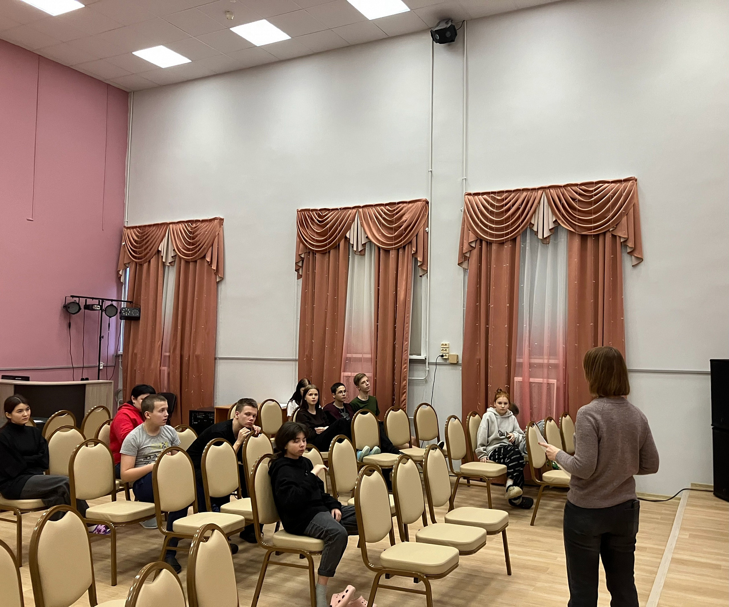 В современном мире наши дети проводят много времени в интернете, и, к сожалению, виртуальное пространство может быть не таким безопасным, как кажется. 