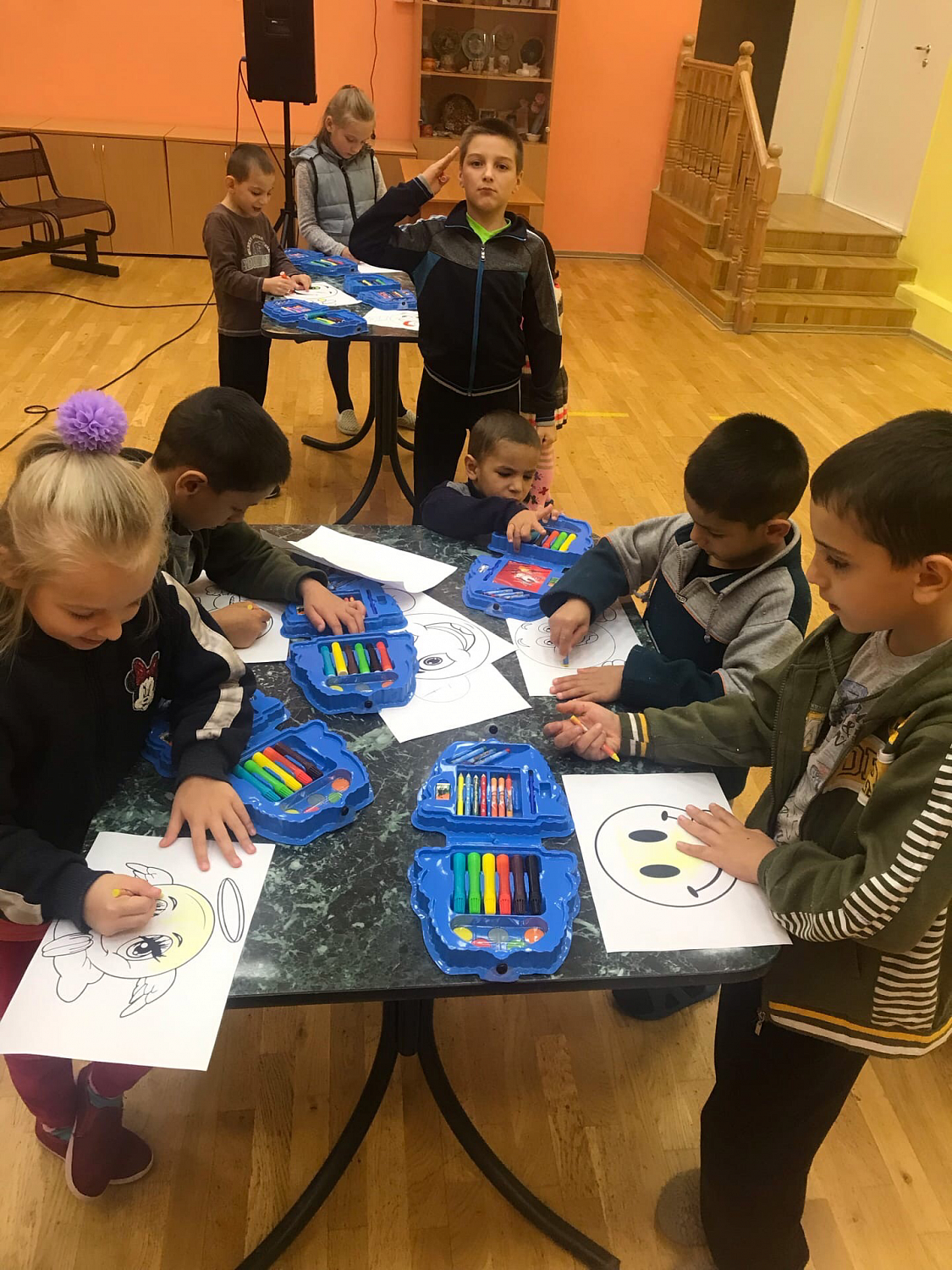 День раскрашивания серости