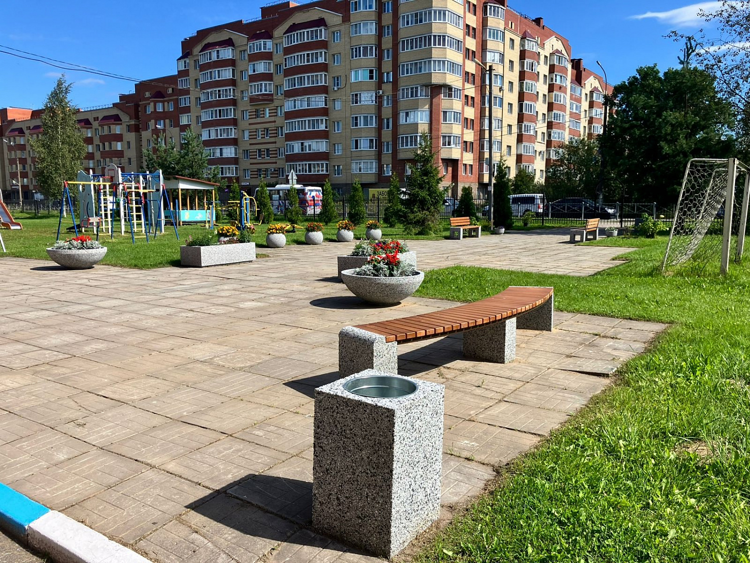 Преобразилась и наполнилась новыми красками территория нашего Никольского ресурсного центра! 