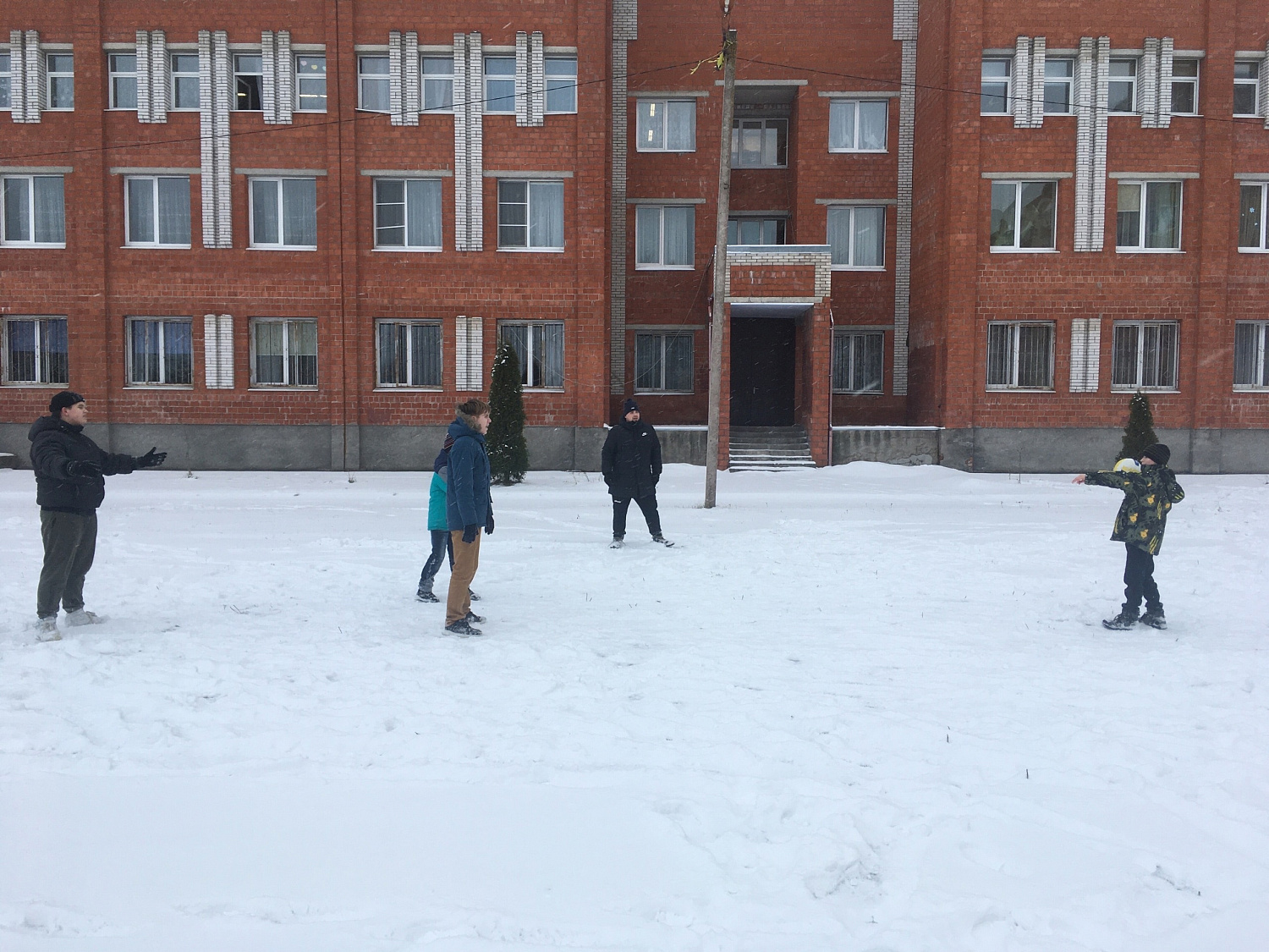 "Зимние вышибалы"