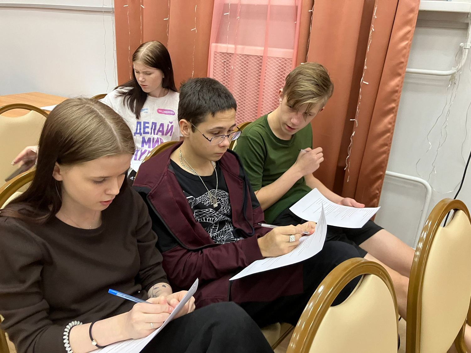 В современном мире наши дети проводят много времени в интернете, и, к сожалению, виртуальное пространство может быть не таким безопасным, как кажется. 