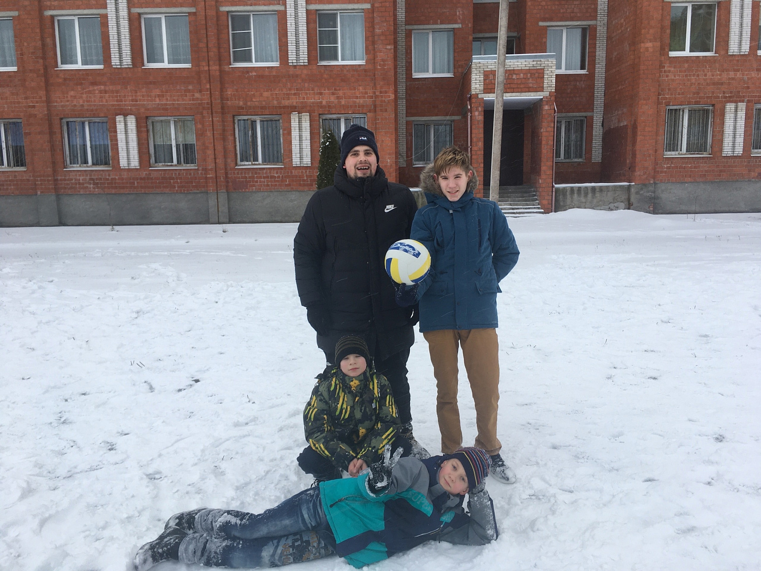 "Зимние вышибалы"