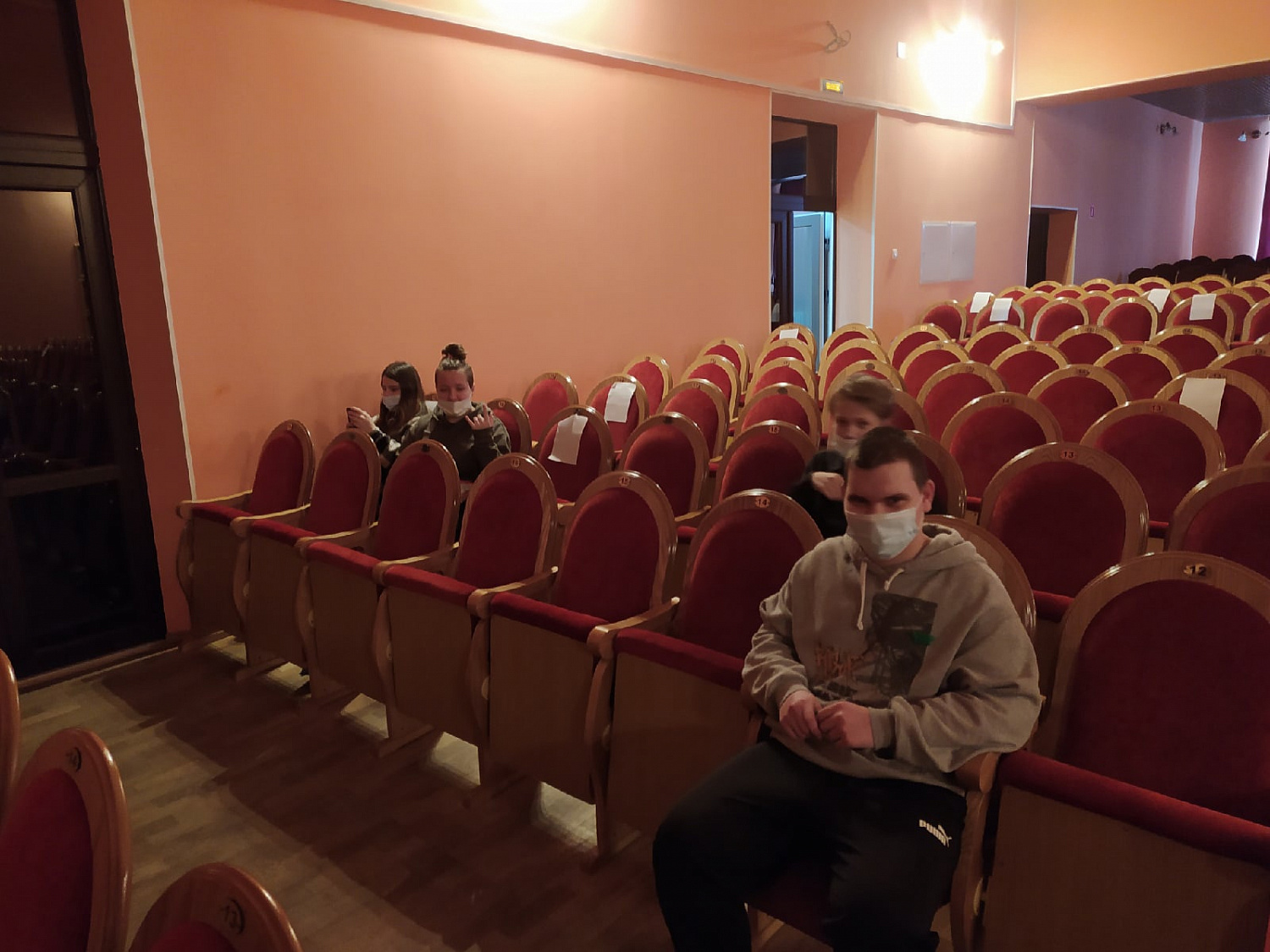 26 января воспитанники ресурсного центра посетили фестиваль короткометражных фильмов о ВОВ который проходил в МКУ "Никольский дом культуры"