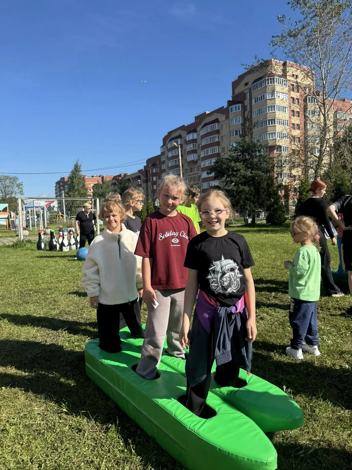 В Никольском ресурсном центре прошел день, который запомнится надолго. К нам приехали друзья-энтузиасты во главе с Юлией, и с этой минуты привычный ритм жизни сменился на шумный, весёлый и немного суматошный.